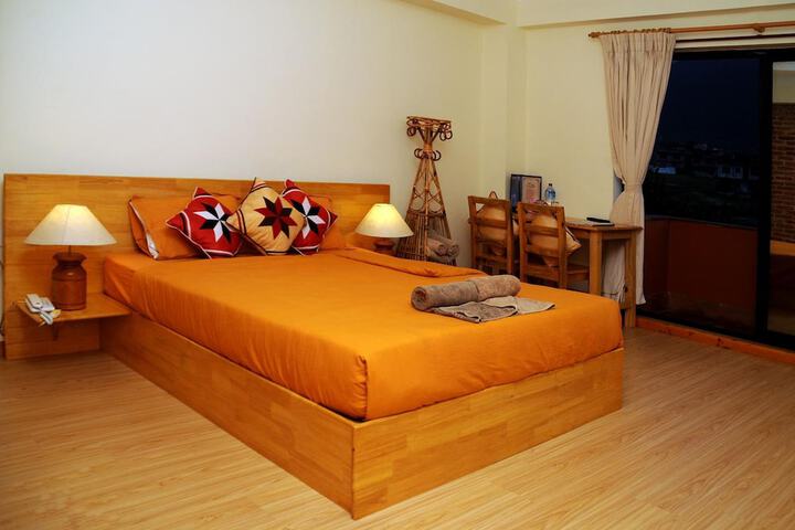 Room 5 of 25