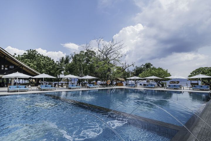 Pool Hotel