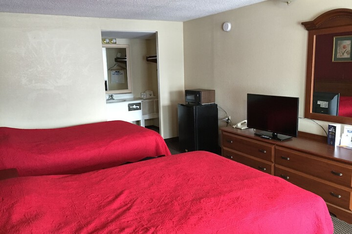 2 Double Beds (2 of 6)