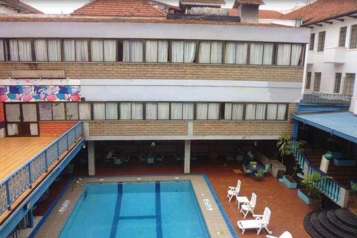 Pools & Facilities