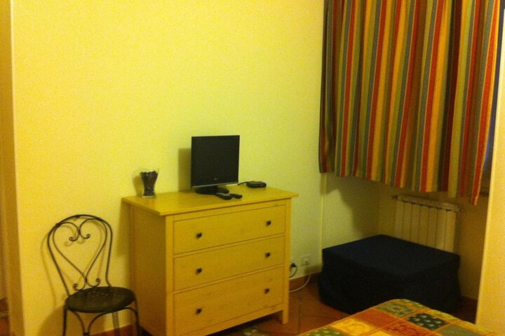 Room 15 of 33