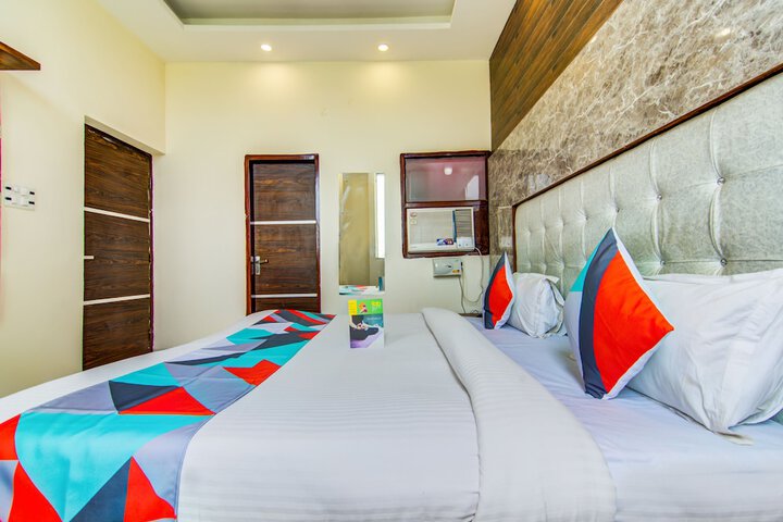 Room 14 of 20