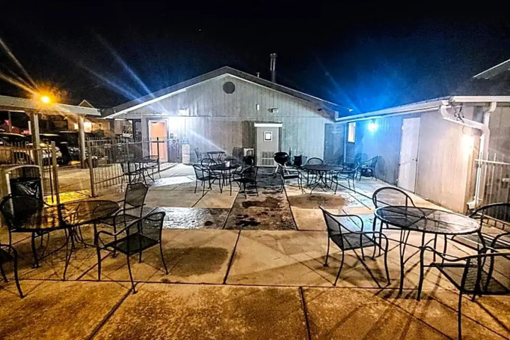 Dining 11 of 11