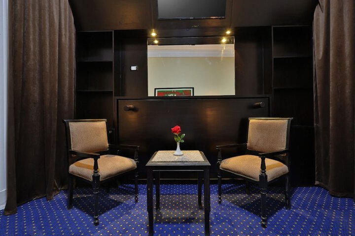 Room 37 of 44