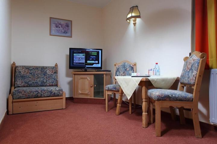 Room 14 of 37