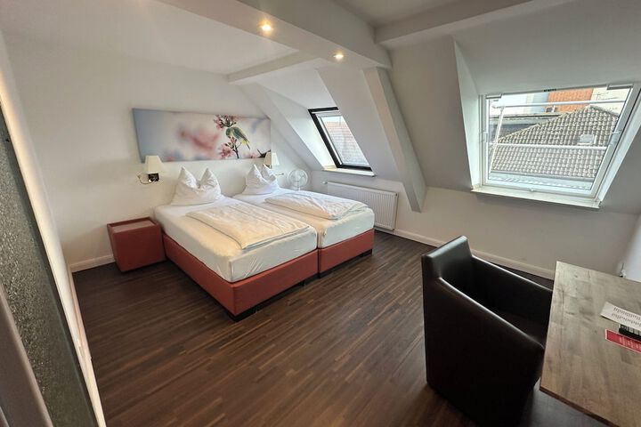 Room 7 of 20