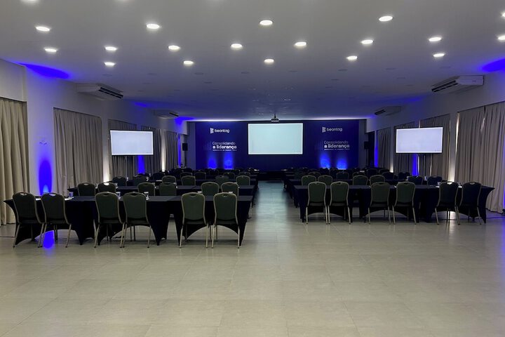 Ballroom/Hall 57 of 86