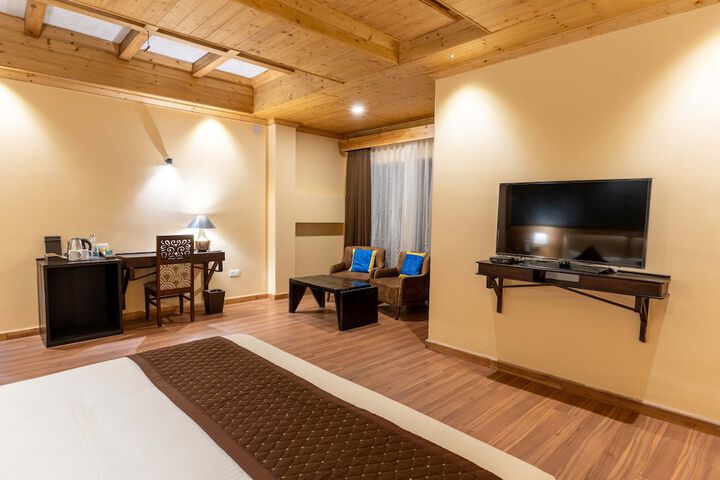 Room 14 of 28