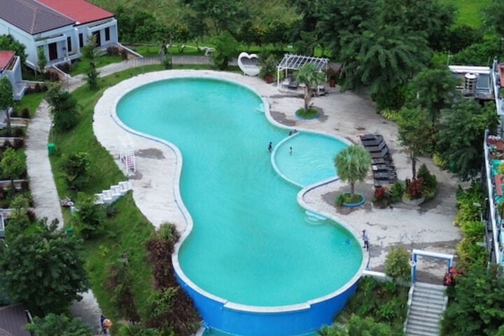 Pool 12 of 21