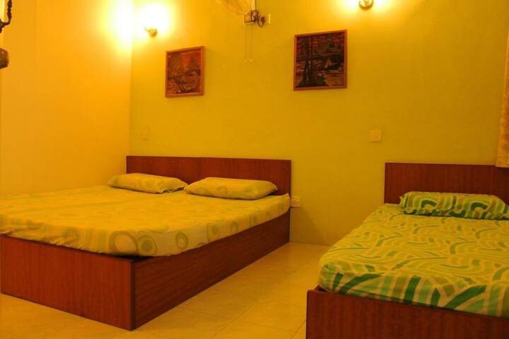 Room 6 of 32