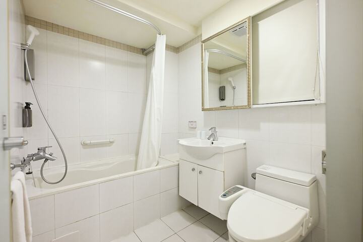 Room 107 of 120