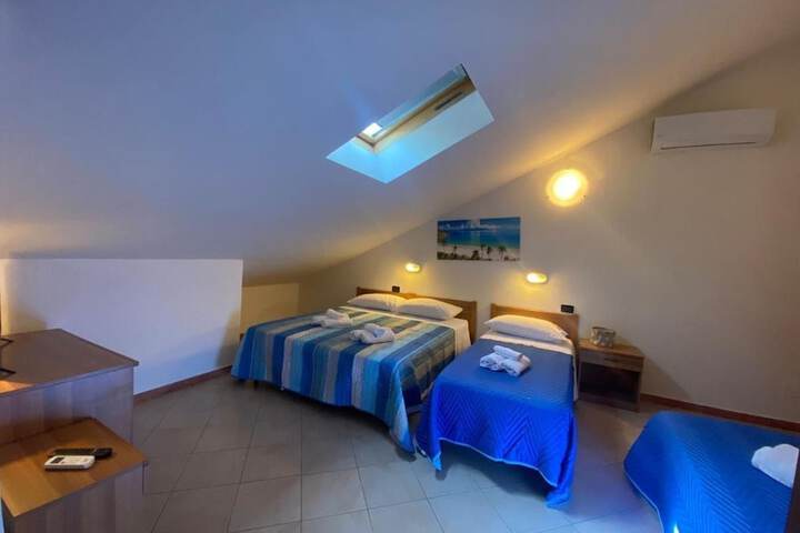 Room 4 of 20