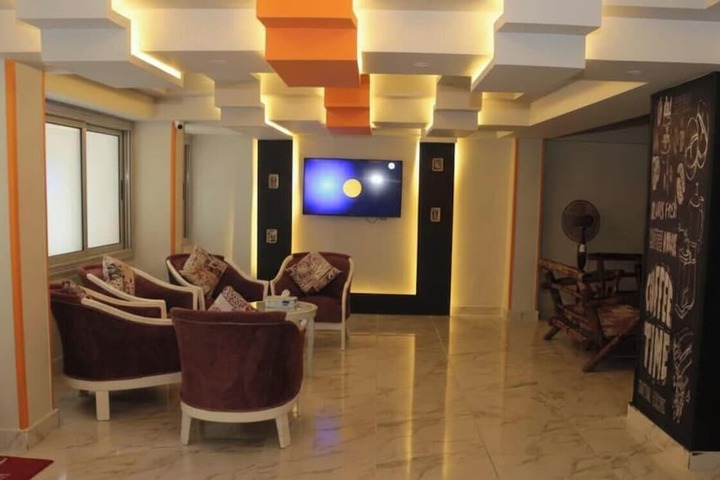 Room 10 of 13