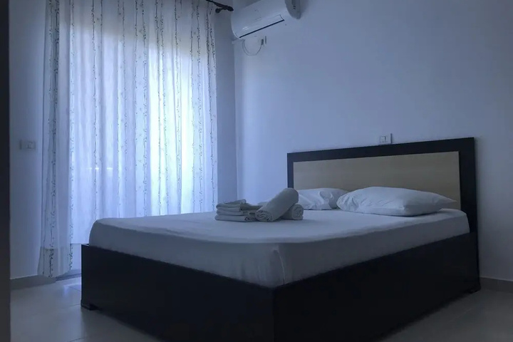 Room 6 of 22
