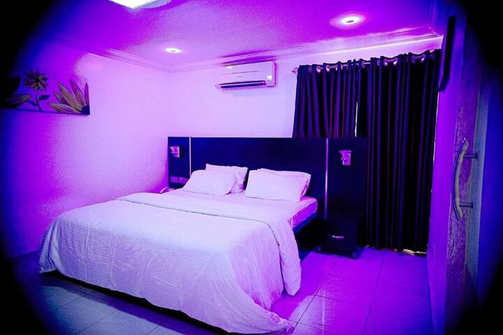 Room 6 of 22
