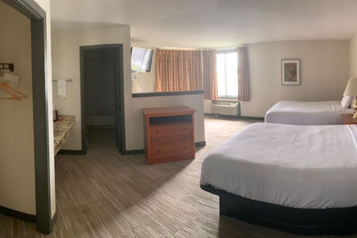 Room 9 of 15
