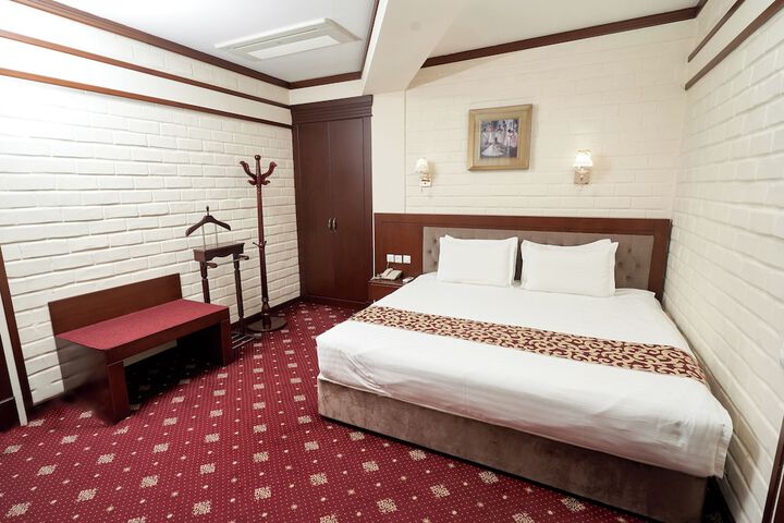 Room 16 of 88