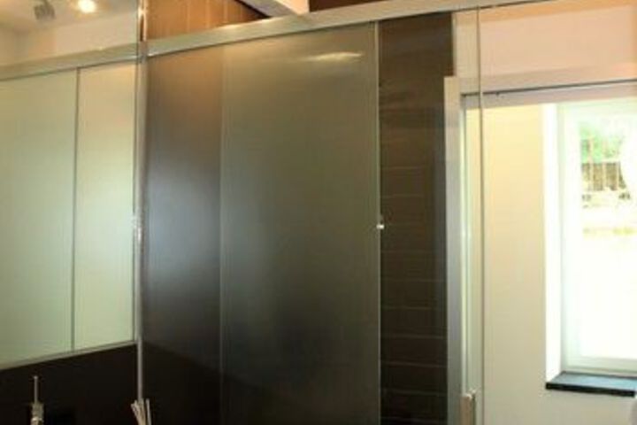Room 4 of 20