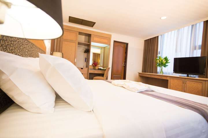 Room 13 of 50