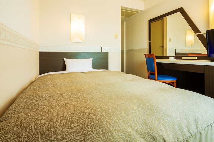 Room 17 of 85