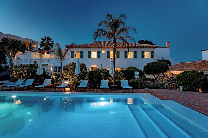 Pool 104 of 157