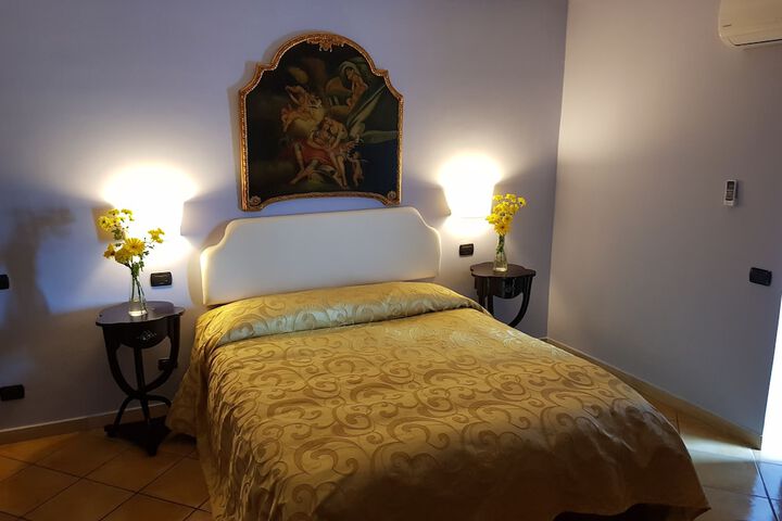 Room 2 of 7