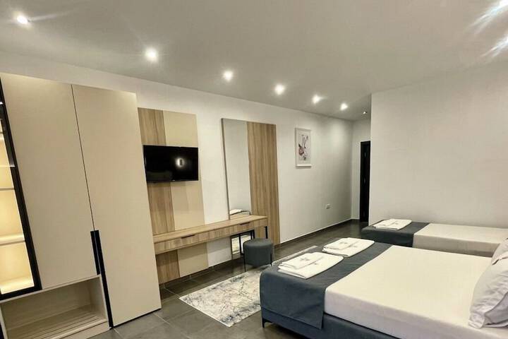 Room 8 of 38