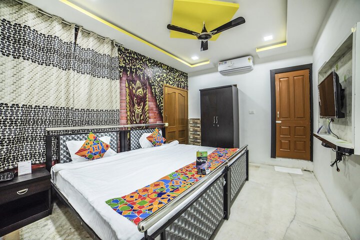 Room 2 of 25