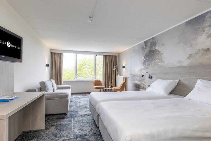 Room 5 of 33