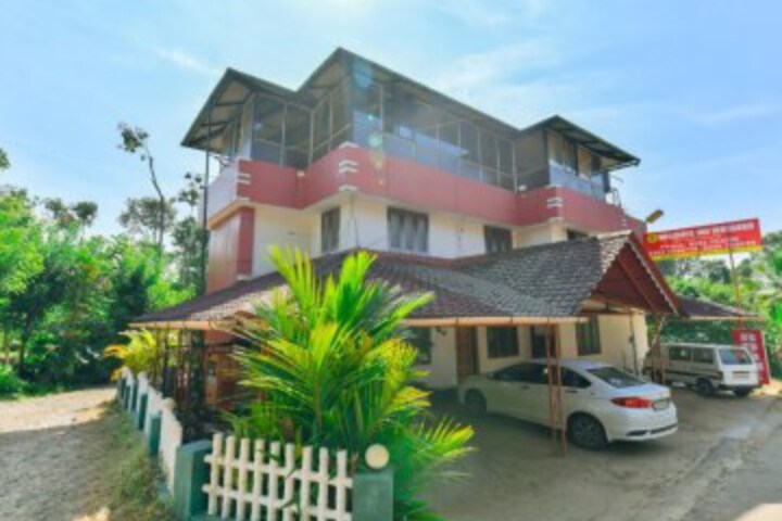 OYO 22767 Holidays Inn Wayanad