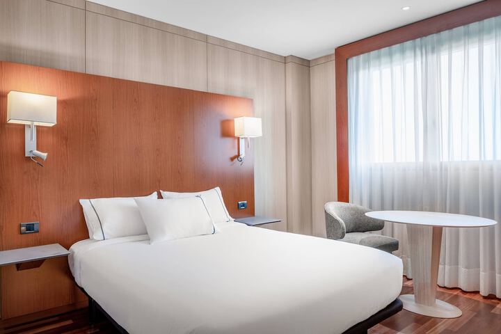 Room 6 of 36
