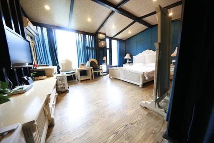 Room 38 of 65