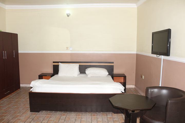 Room 8 of 51