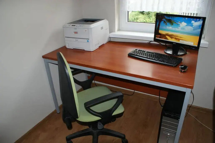 Room 6 of 12