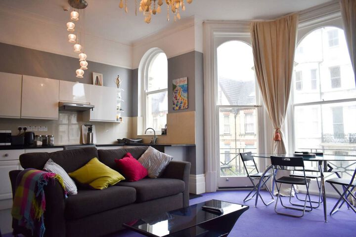 Spacious and Stylish 1 Bedroom Flat in Heart of Hove