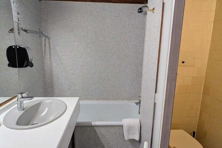 Room 23 of 52