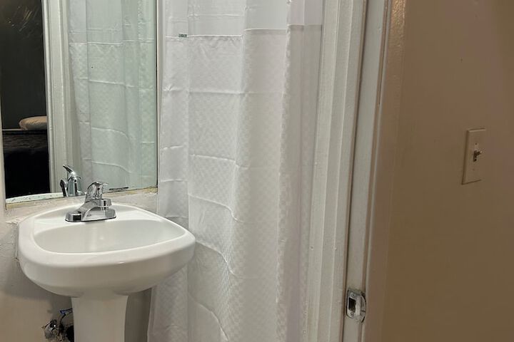 Room 13 of 19