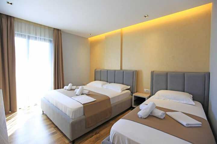 Room 33 of 52