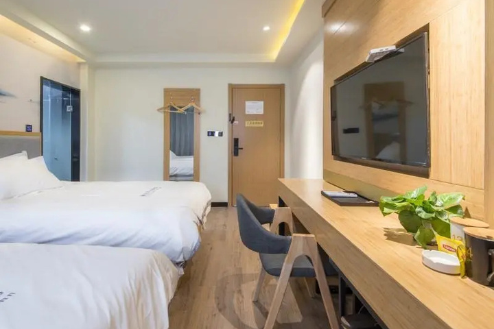 Room 2 of 13