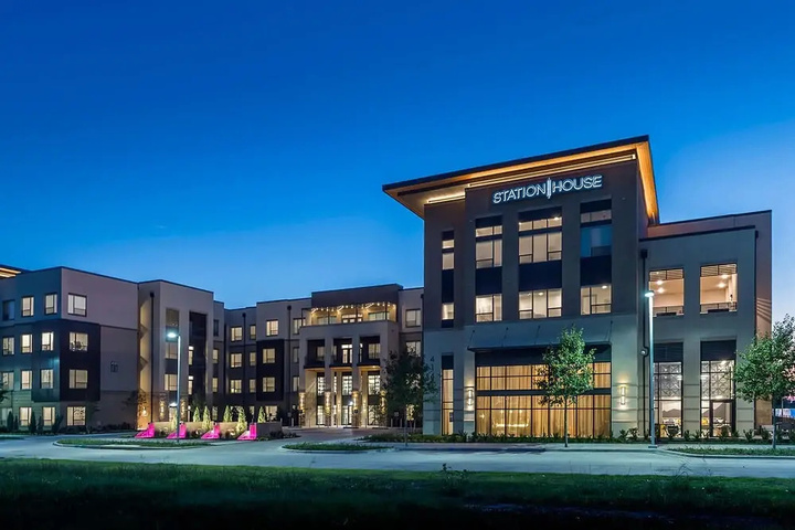 StayOvr at the Star - Frisco