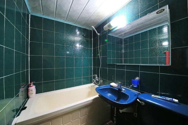 Room 4 of 13