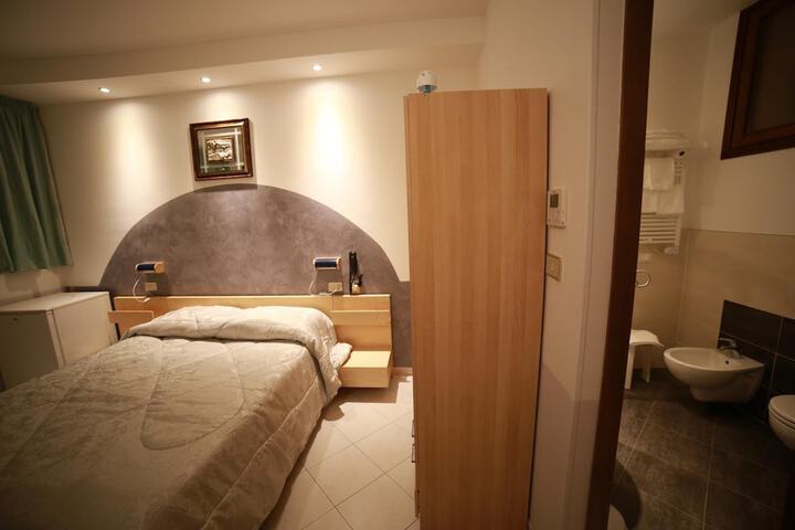 Room 17 of 45