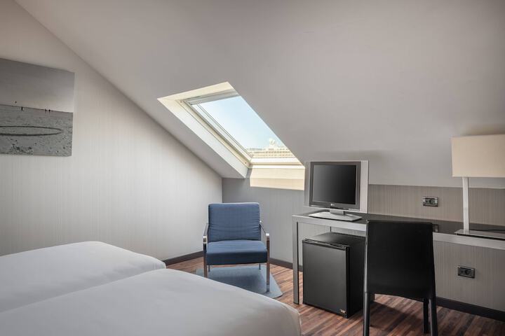 Room 21 of 51