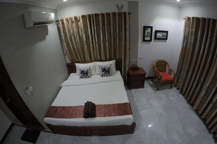 Room 4 of 40