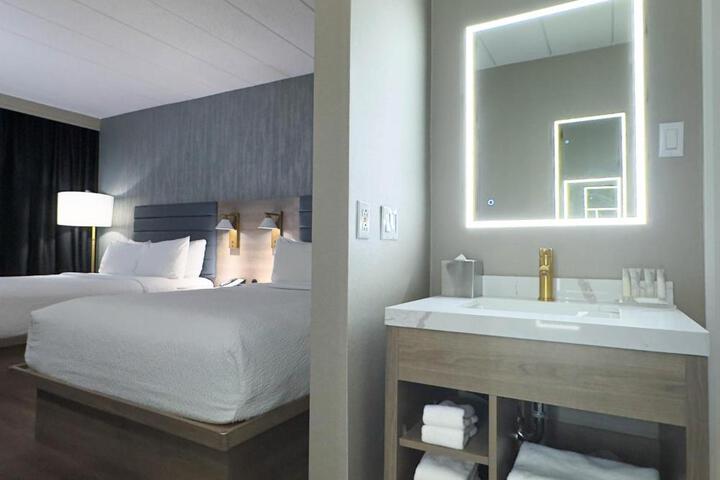 Standard Room, King or Two Doubles (6 of 15)