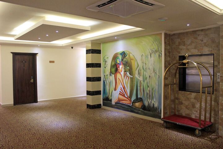 Ballroom/Hall 119 of 128