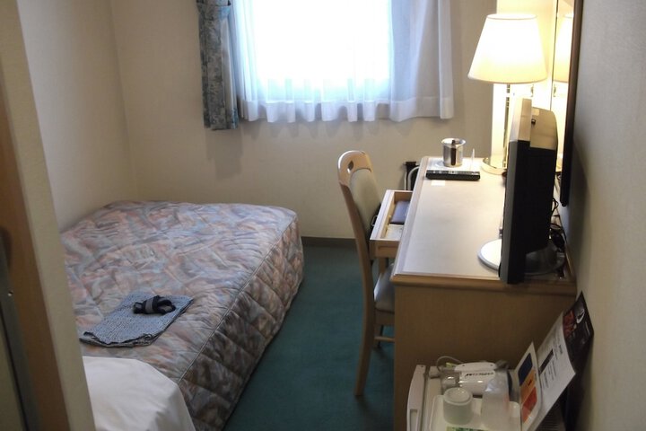 Room 4 of 15