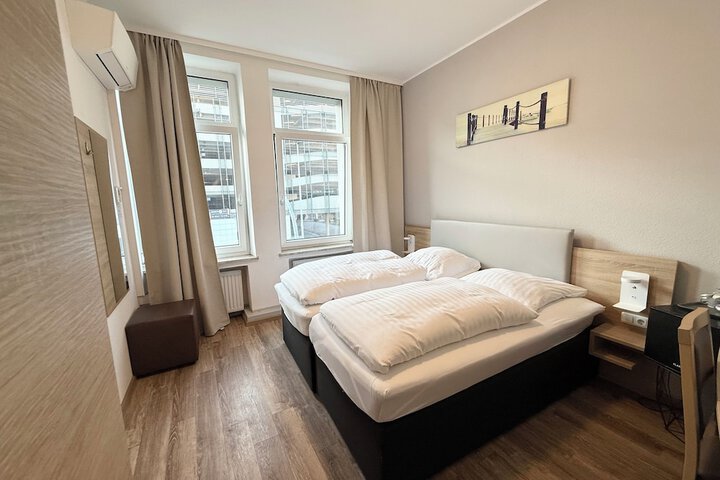 Room 3 of 16