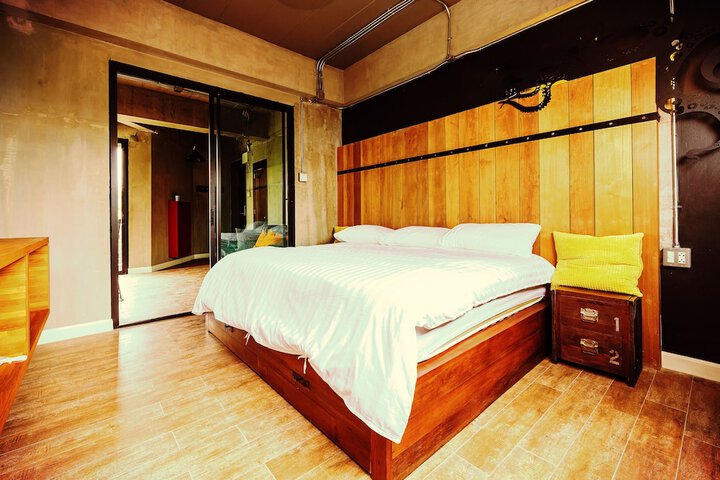Room 12 of 47
