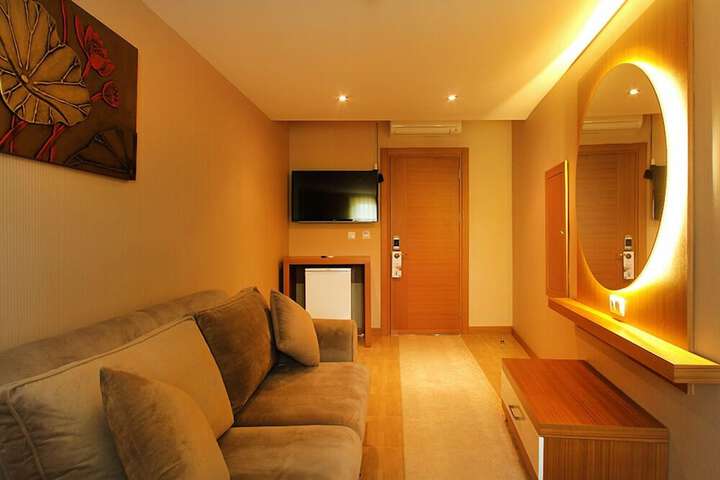 Room 14 of 30